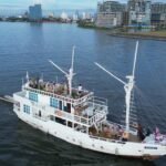 Kapal Pinisi Makassar