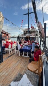 Perbedaan open trip dan private trip