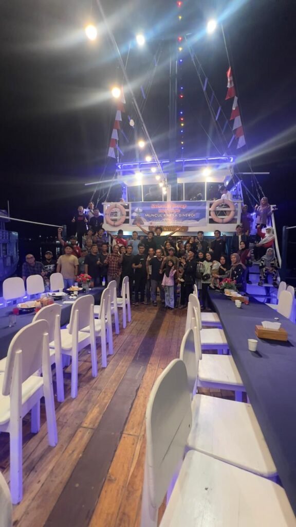 kapal pinisi makassar 21