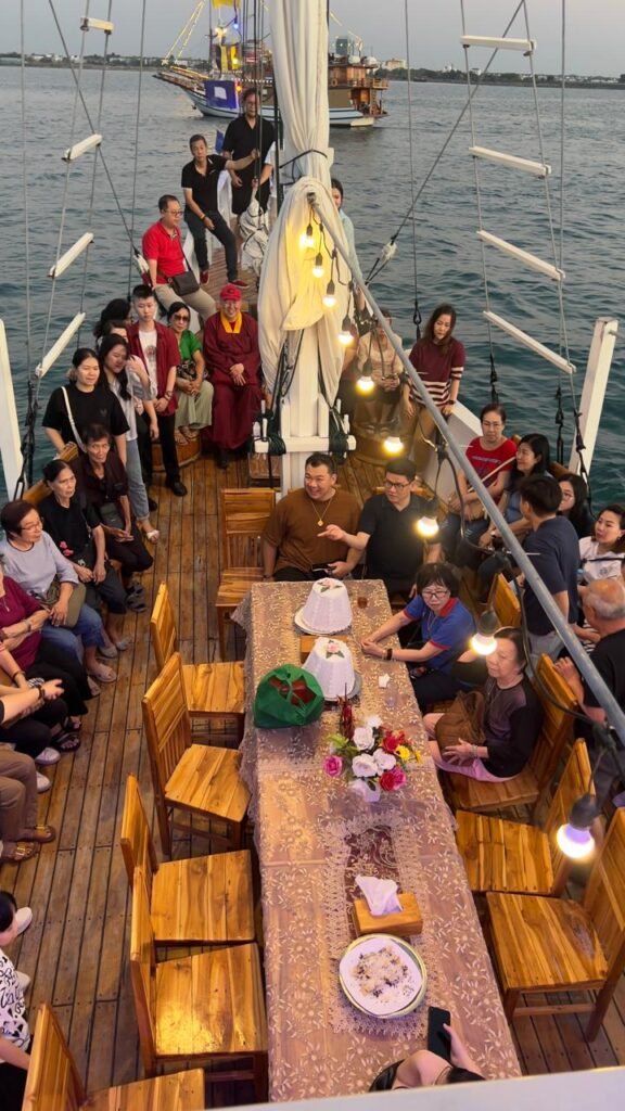 kapal pinisi makassar 22