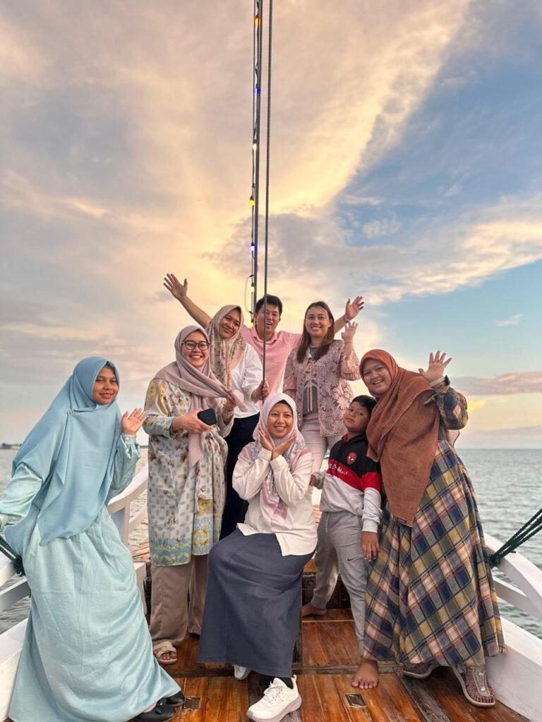 Galeri Kapal pinisi makassar
