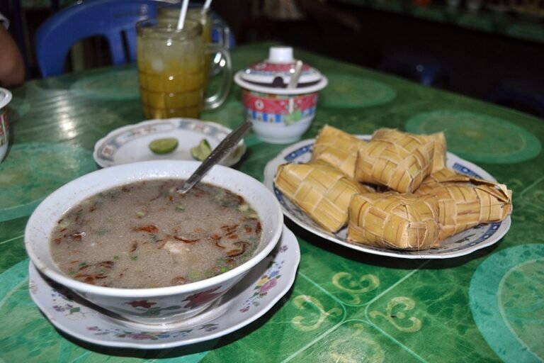 makanan tradisional makassar